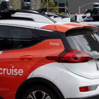 Cruise robotaxi appears to hinder emergency crews after mass shooting